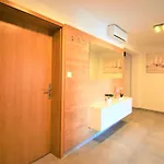 Sandra -lopar 招待所 3*