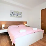 Sandra -lopar 3* 洛帕