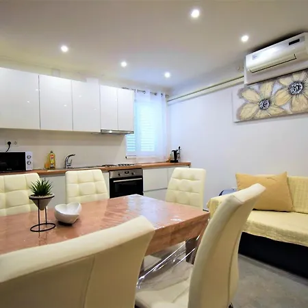 Sandra -lopar ゲストハウス