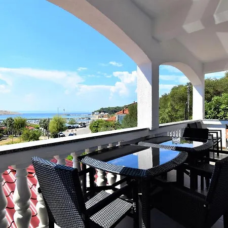 ゲストハウス Sandra -lopar 3*