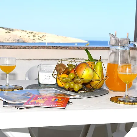 ゲストハウス Sandra -lopar ロパール