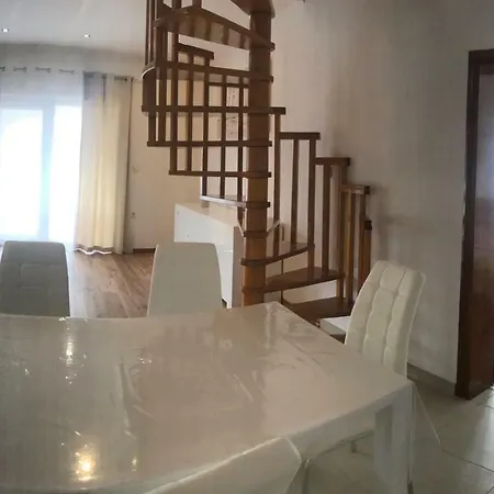 ゲストハウス Sandra -lopar ロパール