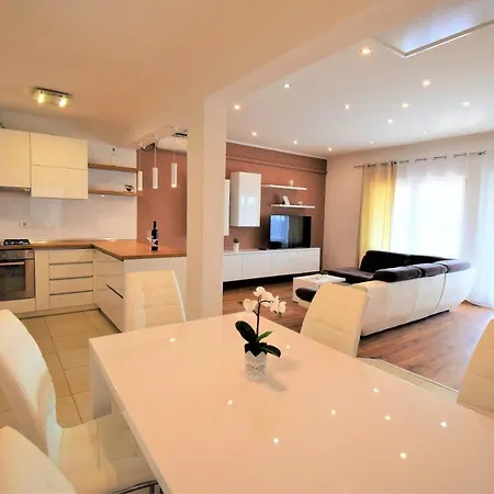 ゲストハウス Sandra -lopar