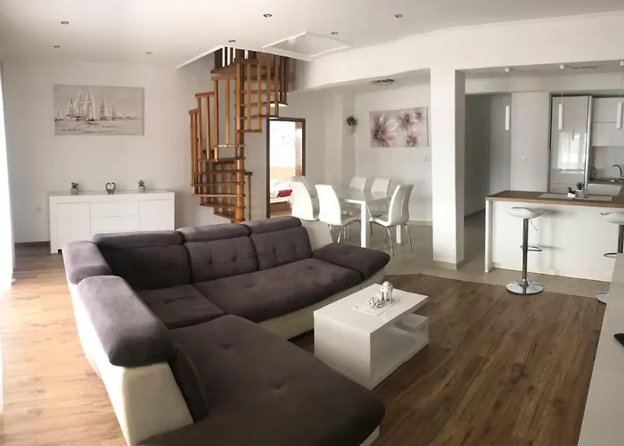 Πανσιόν Sandra -lopar Lopar