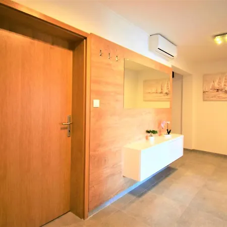 Sandra -lopar 게스트하우스 3*