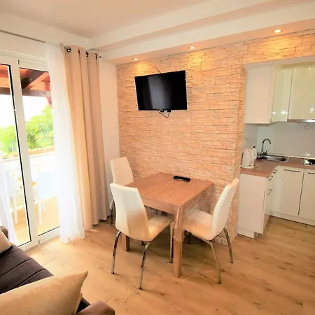 게스트하우스 Sandra -lopar 로파르