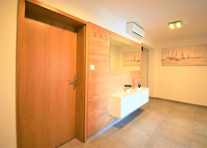 Sandra -lopar Guest house 3*