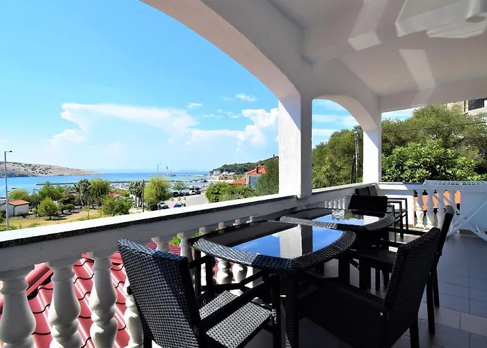 Guest house Sandra -lopar 3*