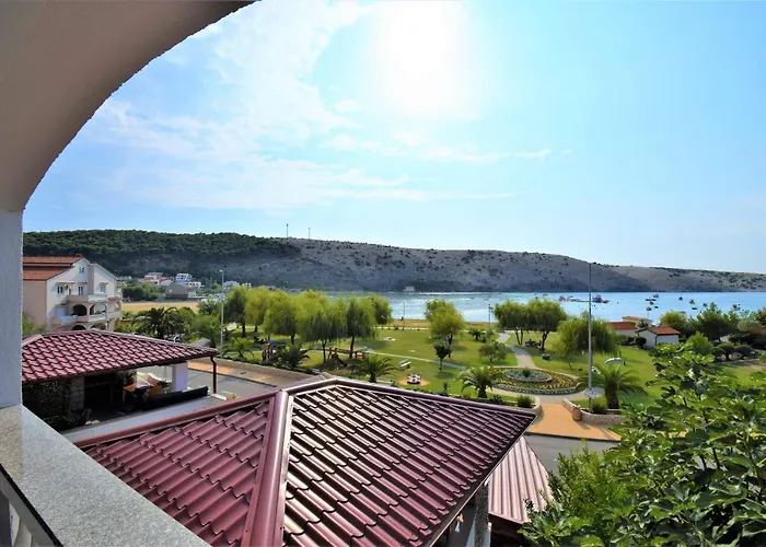 Guest house Sandra -lopar 3*