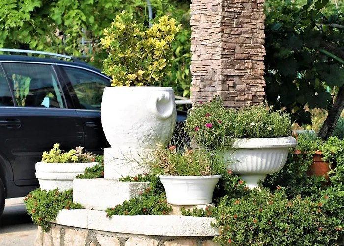 Sandra -lopar Guest house 3*