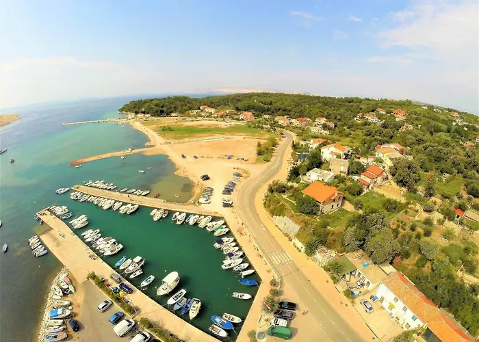 Guest house Sandra -lopar 3*