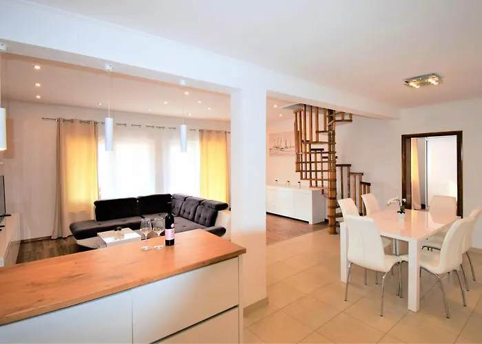 Sandra -lopar Guest house 3*